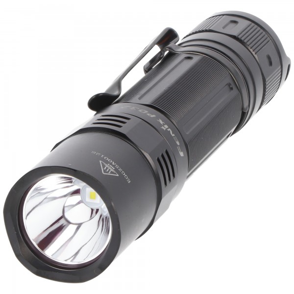 Lampe de poche à DEL Fenix PD32 2016 Cree XP-L HI d'une puissance maximale de 900 lumens